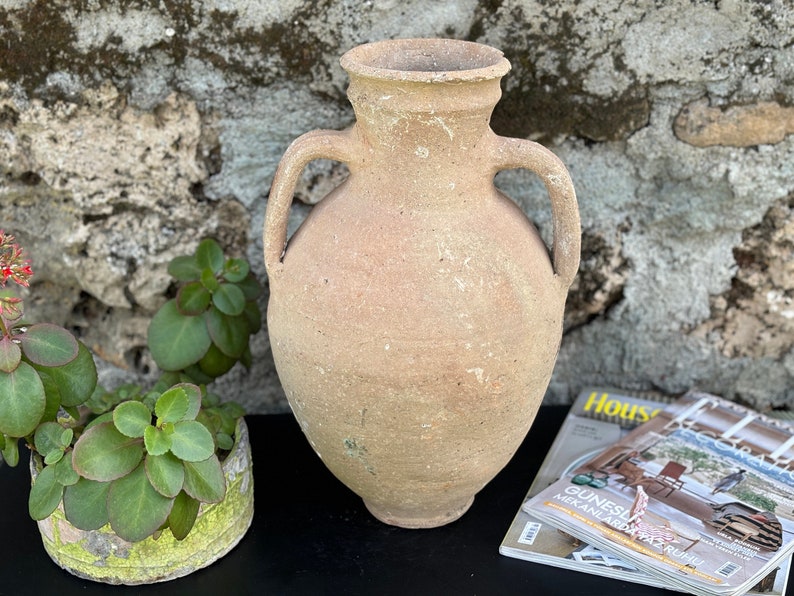 Vintage Decor Old Copper Jug, Aged And Antiqued Copper Vessel / Vase / Pot image 1