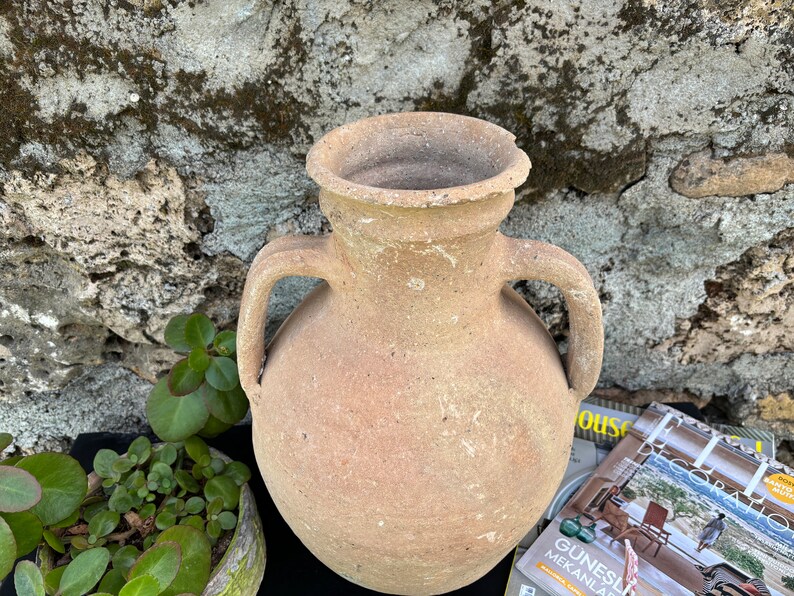 Vintage Decor Old Copper Jug, Aged And Antiqued Copper Vessel / Vase / Pot image 3