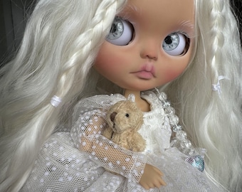 Blythe doll / Custom Doll / Blythe Doll with long natural hair