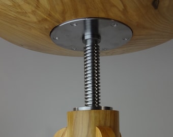 Piano stool screw mechanism