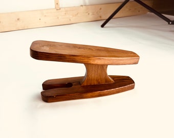 Footstand for guitar