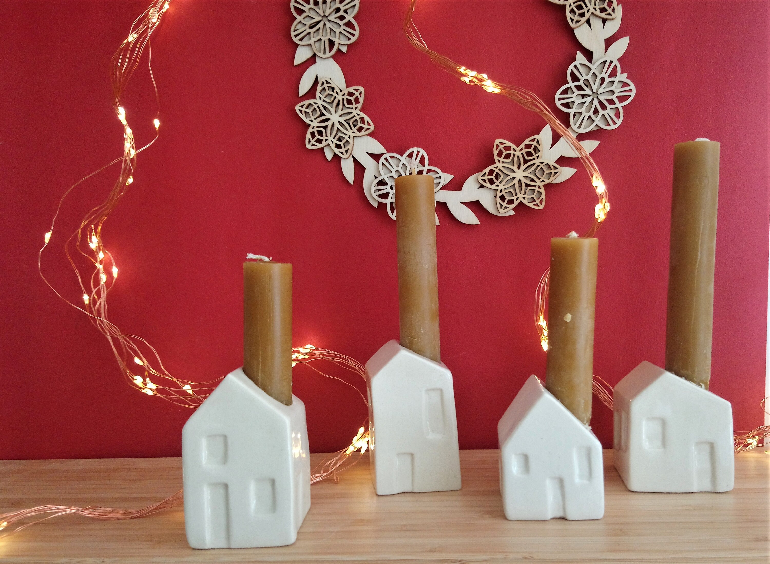 Lot de 4 Maisons Bougeoirs en Céramique