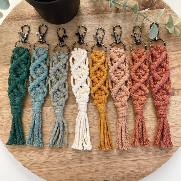 Macrame Keychain, Boho Keychain, Key Accessory, Macrame Keyring, Coloured Macrame Keychain, Macrame Gift, Bridal Party Gift