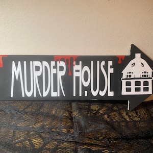AHS- American Horror Story Arrow Decor