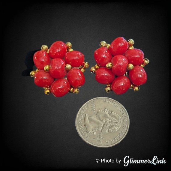 Vintage Hong Kong Red Beaded Cluster Gold Tone Cl… - image 2