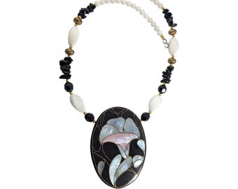 Vintage Lee Sands Mother of Pearl Inlay Floral Beaded Pendant Necklace