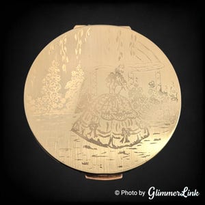 Vintage Stratton Crinoline Lady Garden Scene Self-Opening Convertible with Puff & Sifter Gold Tone Compact