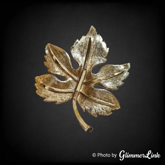 Vintage Textured Maple Leaf Gold Tone Autumn Fall… - image 3