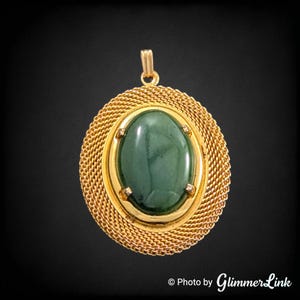 Vintage Mid Century Oval Jade Cabochon Mesh Gold Tone Pendant