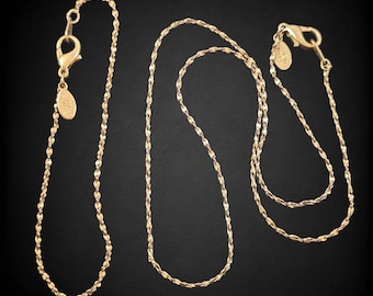 Vintage American Showcase Gold Plated Tone 4 Bracelets & 4