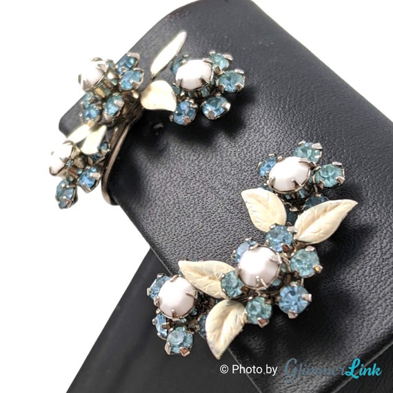 Vintage Floral Blue and White Silver Tone Clip On… - image 3