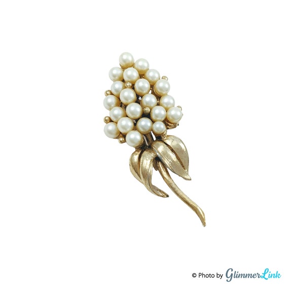Vintage Faux Pearl Cluster Bouquet Gold Tone Broo… - image 1