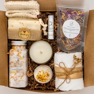 Pamper yourself / Relaxing spa gift box/ Self care box/Spa gift box/Treat Yourself box/Take some time for yourself.