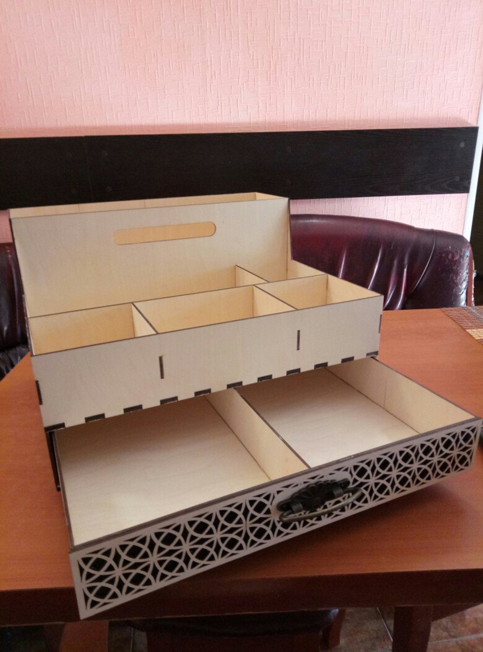 Подставка для специй на лазере. Макет для лазерной резки органайзер для телефонов. Макет для лазерной резки органайзер для телефонов. Органайзер из фанеры лазерная резка. Макет для лазерной резки органайзер для телефонов.