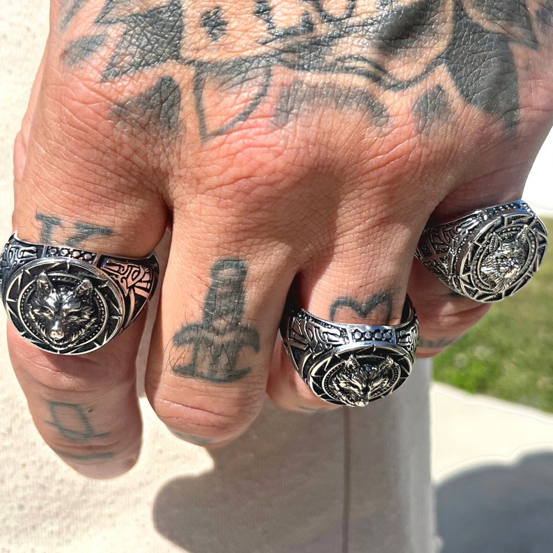 Otroligt detaljerad handgjord stålvargring, herrhandsmycken, maskulin fars dag-present till pappa, bror, pojkvän bild 4