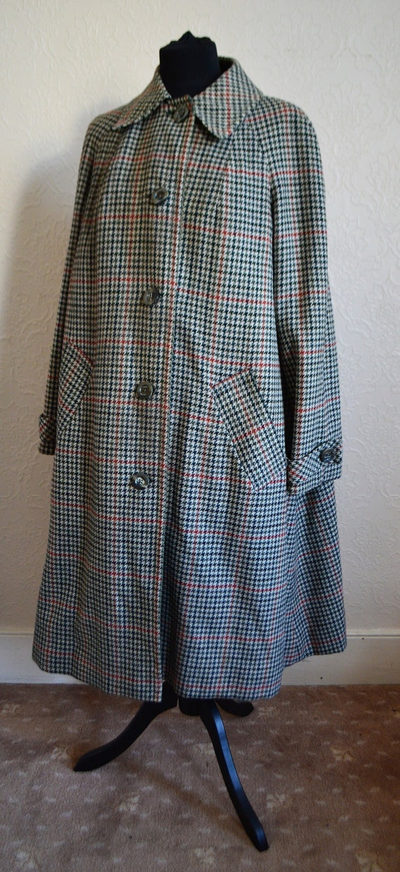 Rare, fully reversible vintage Aquascutum coat siz