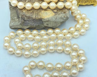 Vintage Monet Gold Tone and Faux Pearls 16 Inch Necklace With