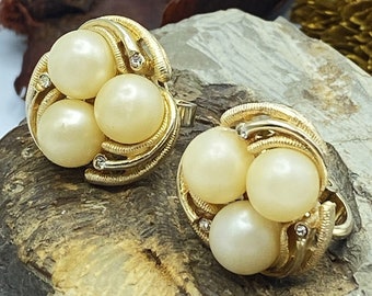 Vintage Crown Trifari Pearl Cluster and Rhinestone Clip On Earrings, Vintage Trifari Jewelry, Trifari Clip On Earrings, 60s Trifari Earrings