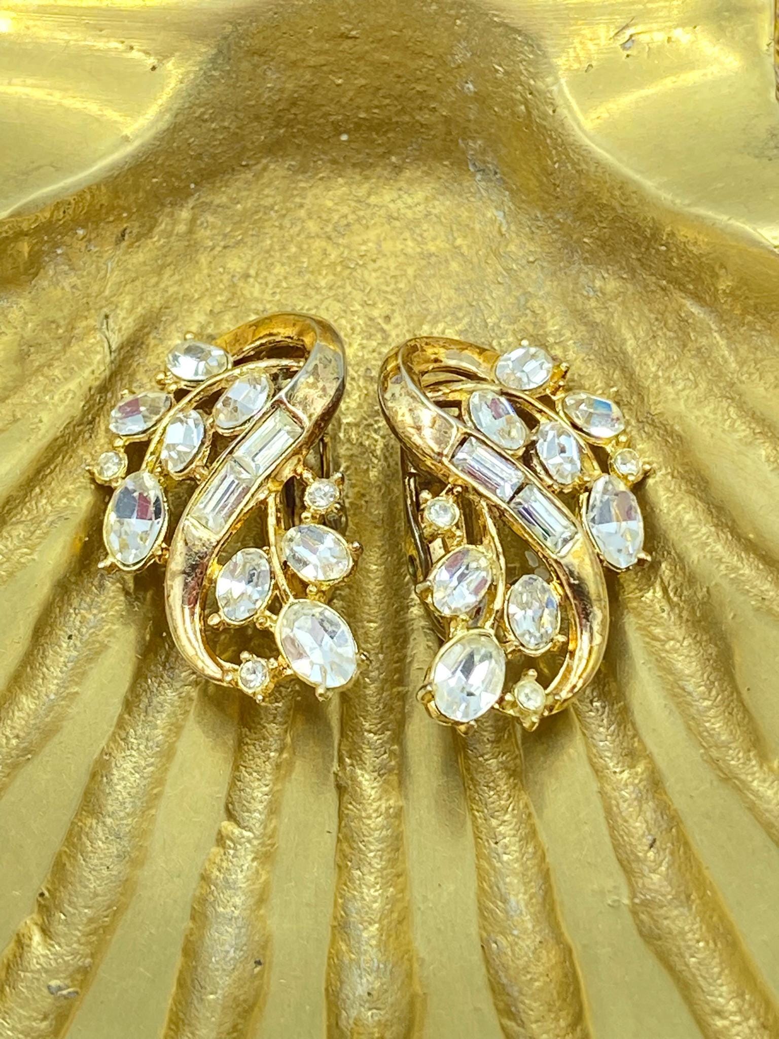 threetimes Classic tht earrings クラシック tht イヤリング Vintage Mid Century Trifari Gold Tone Leaves Clip on