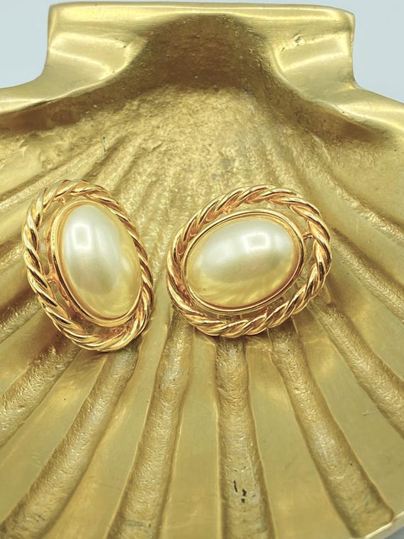Vintage KJL Pearl Earrings: Gold Tone Rope Trim, … - image 8