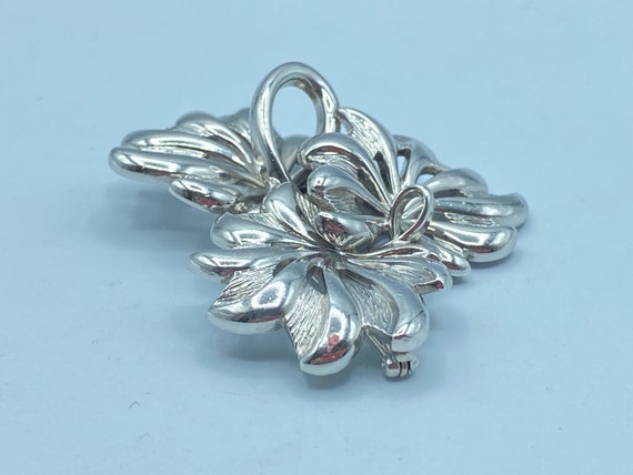 Vintage Monet Brooch, Monet Silver Tone Floral Pi… - image 4