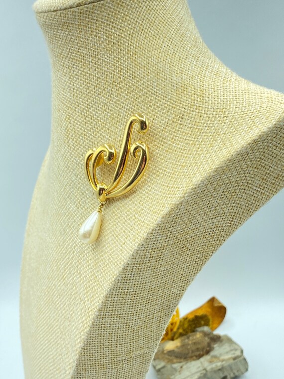 Vintage Napier Gold Plated Scrolls and Faux Pearl… - image 2