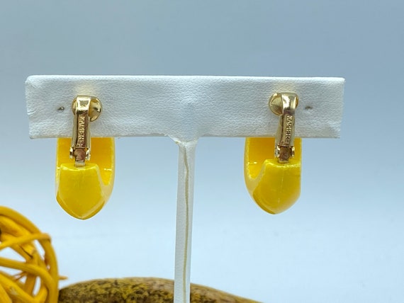 Vintage Napier Yellow Acrylic Hoop Clip On Earrin… - image 3