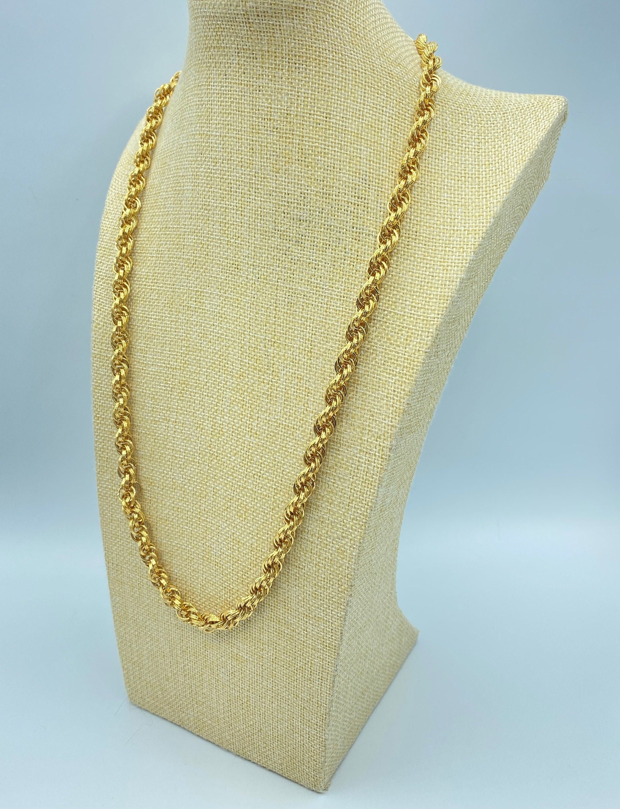 Monet Large Link Chain Necklace, Shiny Gold Tone Metal, Spring Ring Clasp,  17.75 Long, .25 Wide - Etsy | Chain link necklace, Spring rings, Gold tone  metal