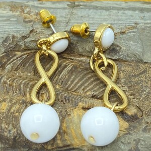 Vintage Trifari White Bead Gold Figure 8 Dangle Earrings | 90s Trifari Jewelry