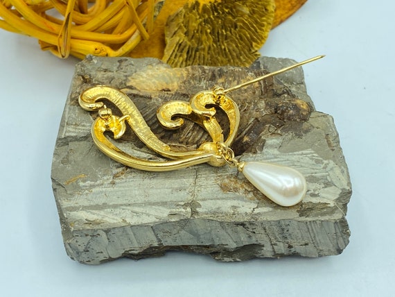 Vintage Napier Gold Plated Scrolls and Faux Pearl… - image 10