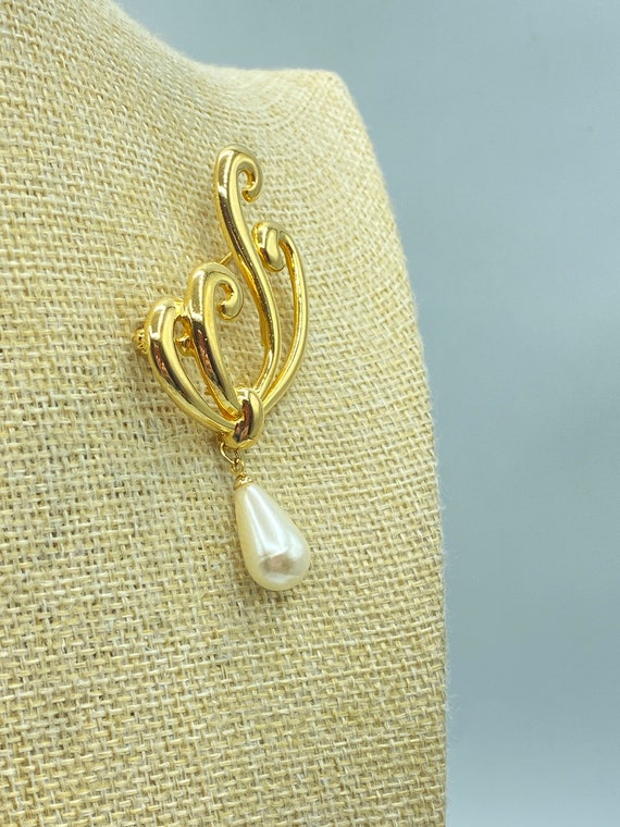 Vintage Napier Gold Plated Scrolls and Faux Pearl… - image 3