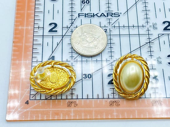 Vintage KJL Pearl Earrings: Gold Tone Rope Trim, … - image 10
