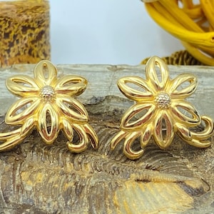Vintage Monet Gold Floral Earrings: 80s Stud Jewelry