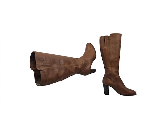 Brown leather tall knee high heeled boots: Y2k vintage Quiet Luxury, size 8 US