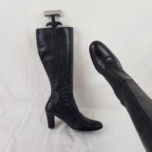 Zwarte leren dameslaarzen met hak, Italiaanse damesschoenen, y2k laarzen met ronde neus, hoge hakken, jaren 90 vintage laarzen maat 8 VS