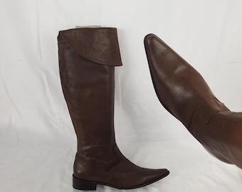 Pointed toe leather knee high slouch boots women: Y2k vintage brown, size 8 US