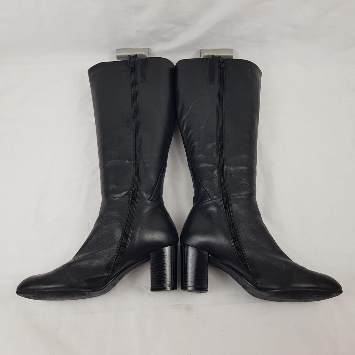 Leather wide calf knee high heeled boots: Y2k vintage womens black, size 9 US, foto 4 di 5
