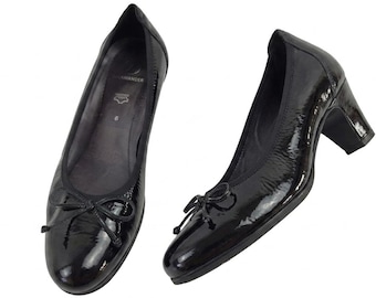 Sapatos de salto baixo vintage, scarpins de verniz: modelo bailarina preta Y2K com laço, calçados de numeração larga.