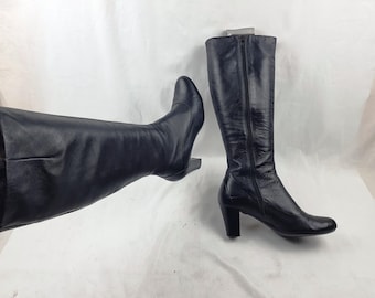 Pointed toe leather knee high heeled boots women: Y2k vintage black, size 9 US