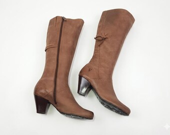 Brown leather knee high heeled boots: Y2k vintage cuban heel, size 7 US