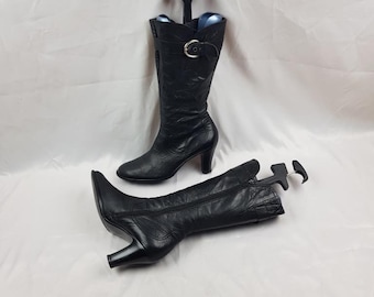 Vintage black leather heeled boots women: Y2k mid-calf, round toe, size 9 US
