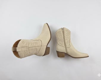 Cowboy leather cowboy ankle boots shorty, Y2k vintage western, pointed toe, cowgirl, 8 US