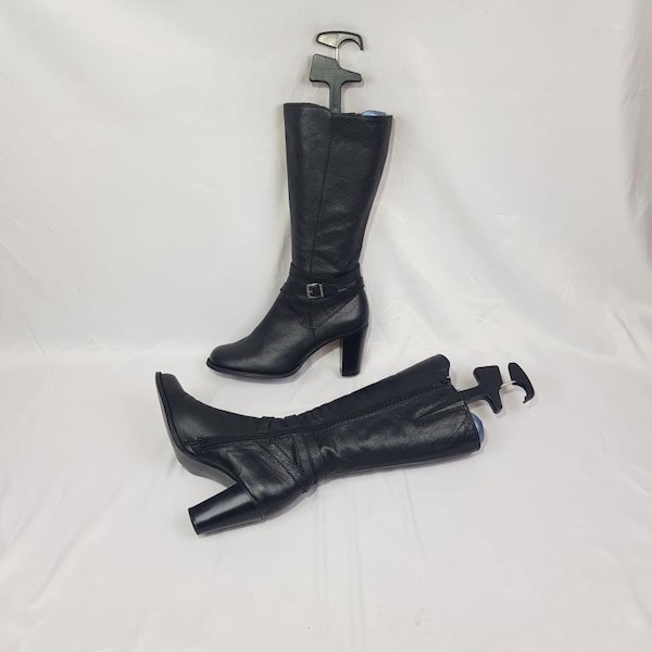Gogo-Stiefel, schwarze Lederstiefel für Damen, kniehohe Stiefel aus den 90er-Jahren, handgefertigte lange Damenstiefel mit hohem Absatz, Schuhe für Damen, Vintage-Stiefel mit Schnalle