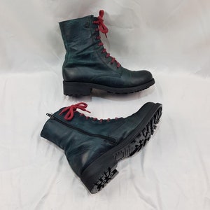 Vechtgroene leren laarzen dames, rode vleugel hoge punklaarzen, grunge veterlaarzen, y2k schoenen dames, jaren 90 vintage dames bikerboots 9 US