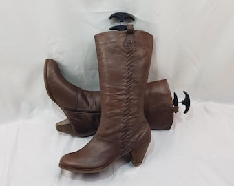 Stivali da cowboy vintage in pelle marrone da donna: stivali da cowgirl con tacco anni '90, taglia 9 US