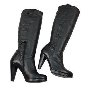 Vintage-Plateau-Stiletto-Stiefeletten aus Leder: Schwarze Schuhe aus dem Jahr 2000, Größe 7 US