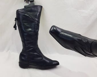 Leather square toe knee high boots women: Y2k vintage black, tassel, size 8 US