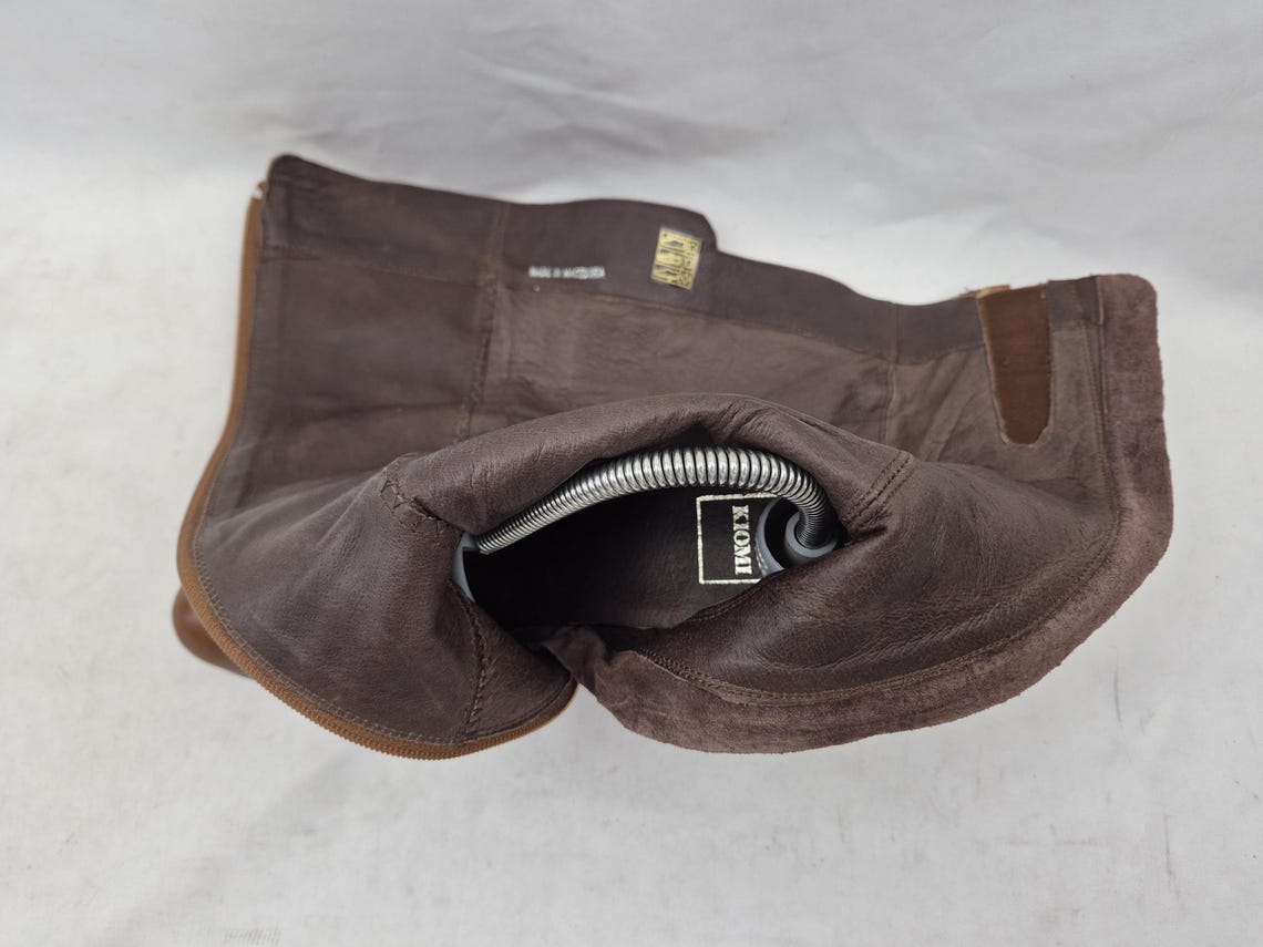 Brown leather tall knee high heeled boots: Y2k vintage Quiet Luxury, size 8 US, foto 4 di 5