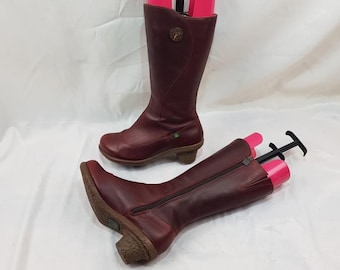 Botas de tacón medio de piel roja para mujer: estilo vintage Y2K, punta redonda, talla 7 US.