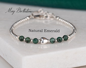 Bracelet de pierre de naissance en mai, bracelet émeraude naturelle, bracelet coeur en argent sterling délicat, bijoux émeraude, cadeau d'anniversaire pour femme